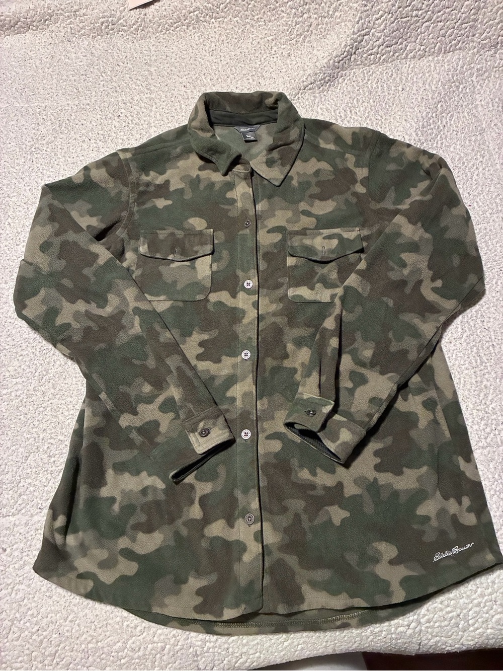 Eddie Bauer women’s Olive & Dark Green Camo Button-Down fleece Shirt, medium